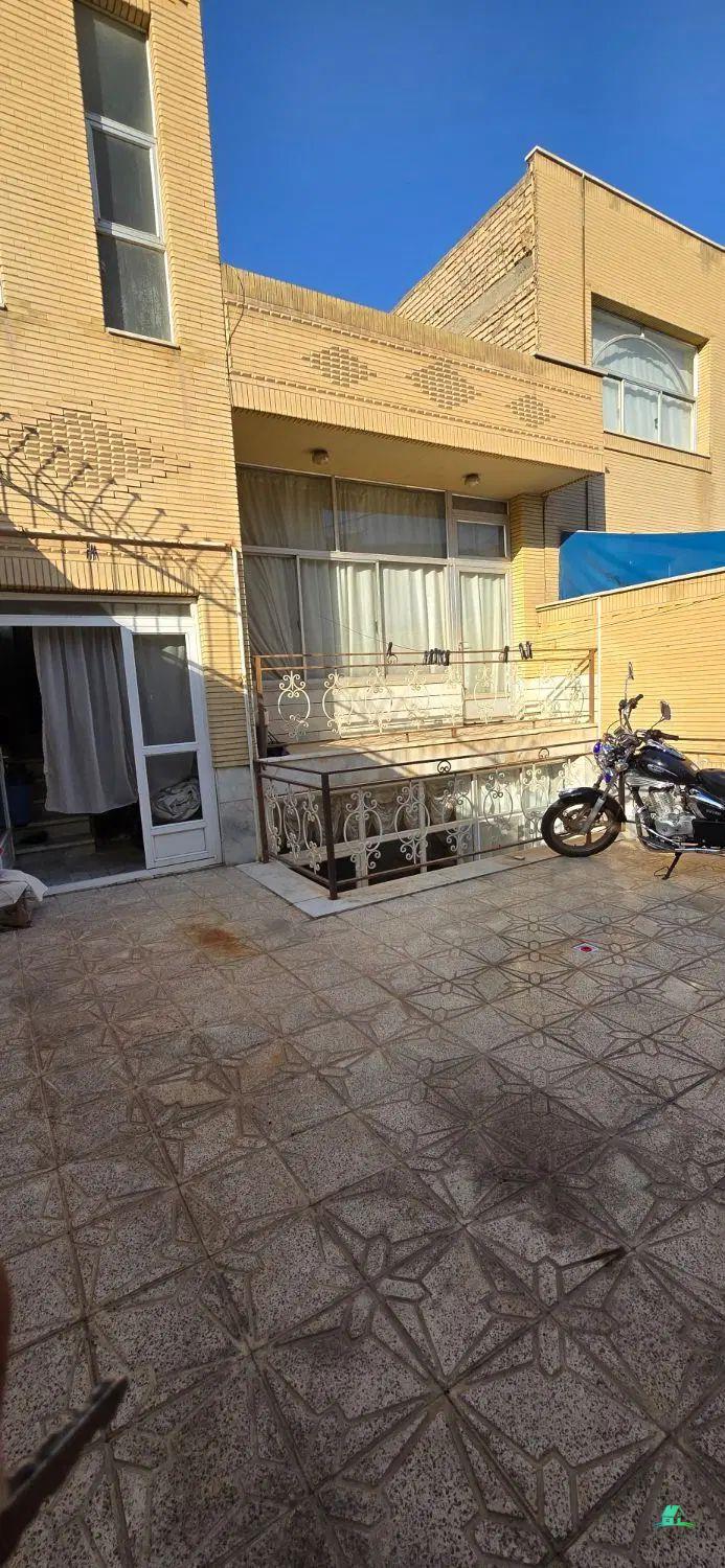 کد14183 ( خانه ویلایی 389 متری 2 طبقه خیابان دشتستان )