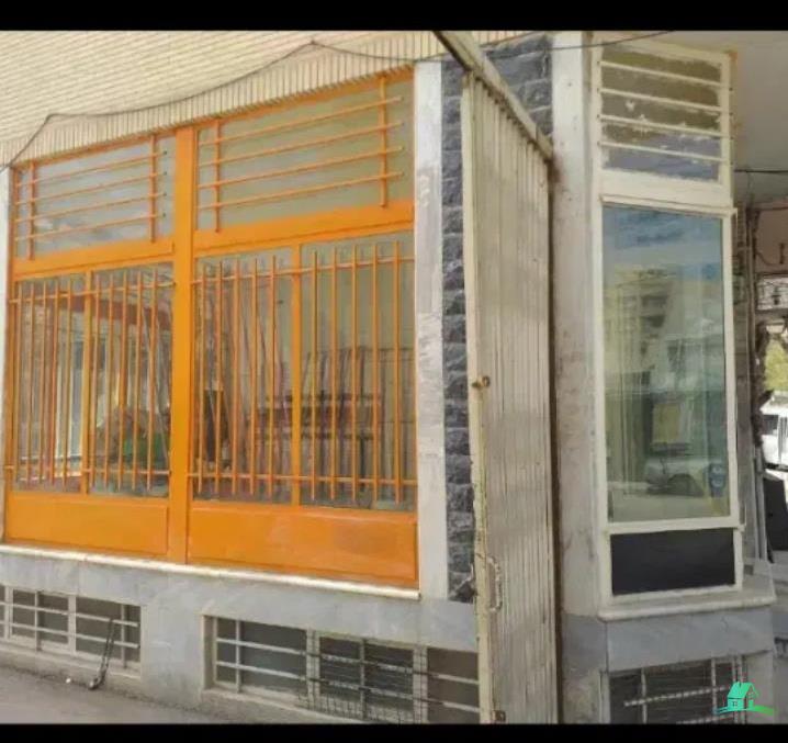 کد1217 (فروش مغازه تجاری 2 طبقه خیابان 24 متری )